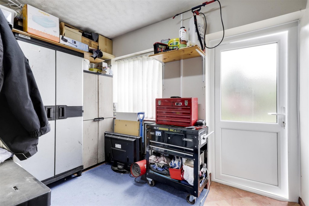 Ravenswood Road, Arnold, Nottinghamshire, NG5 7FQ