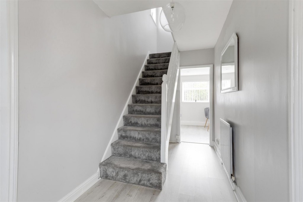 Ravenswood Road, Arnold, Nottinghamshire, NG5 7FQ