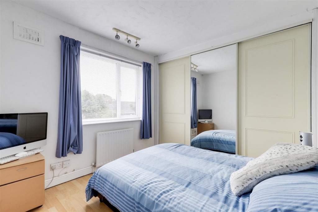 Ravenswood Road, Arnold, Nottinghamshire, NG5 7FQ