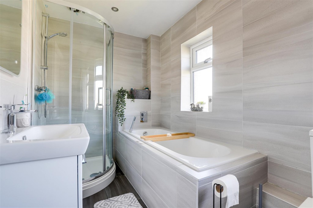 Langford Road, Arnold, Nottinghamshire, NG5 7HR