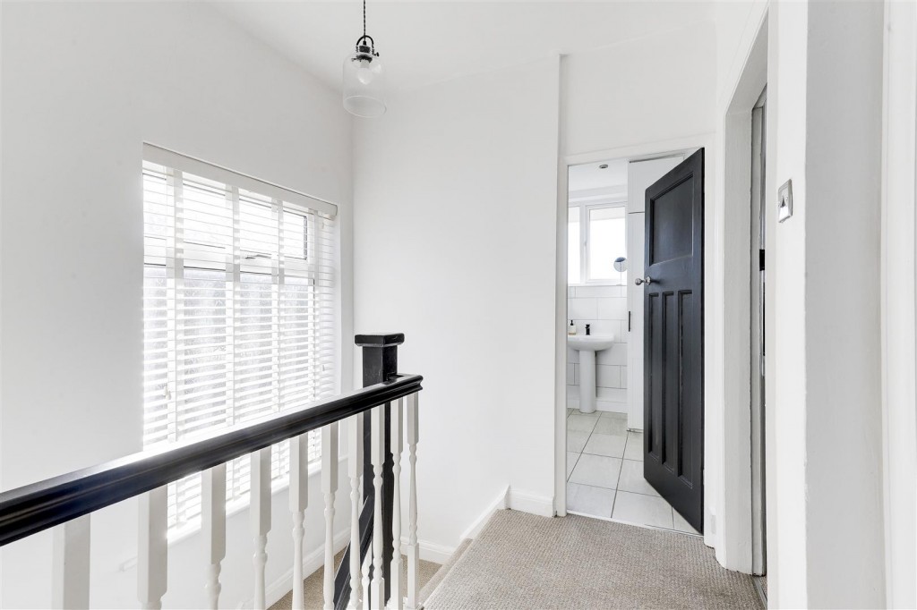 Redhill Road, Arnold, Nottinghamshire, NG5 8GZ