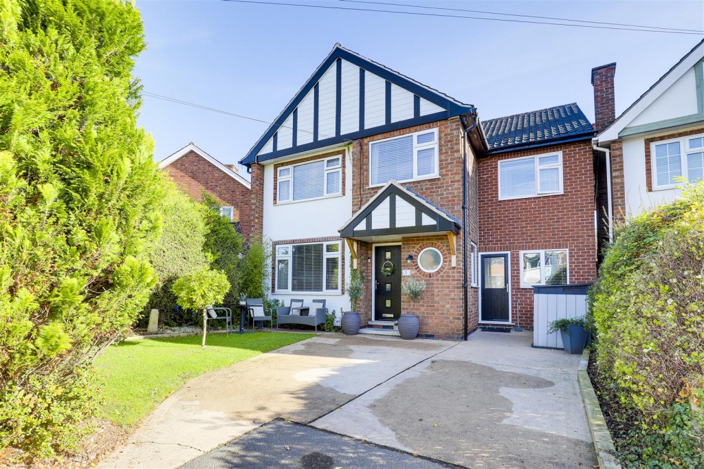 Gloucester Avenue, Sandiacre, Derbyshire, NG10 5GX