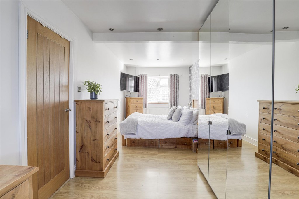 Gloucester Avenue, Sandiacre, Derbyshire, NG10 5GX