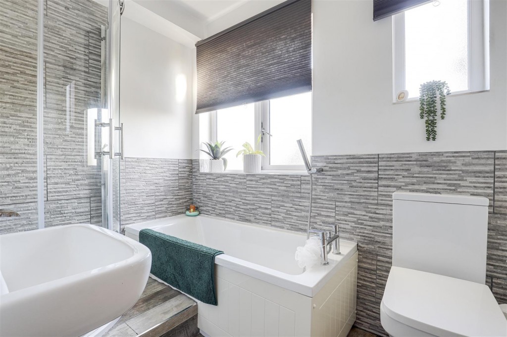 Gloucester Avenue, Sandiacre, Derbyshire, NG10 5GX