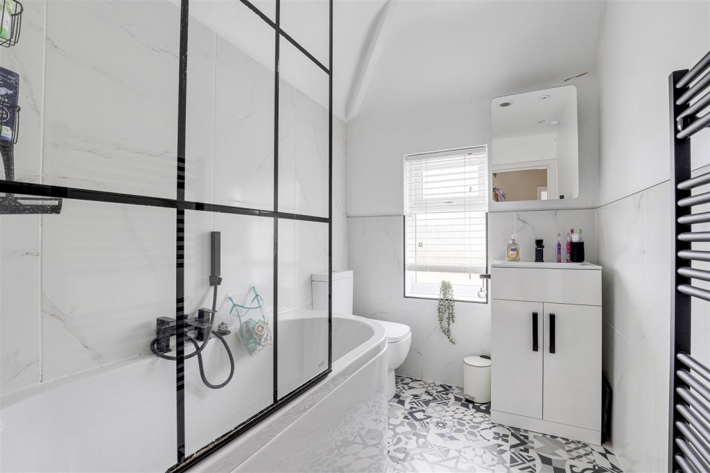 Longmoor Lane, Sandiacre, Nottinghamshire, NG10 5JP