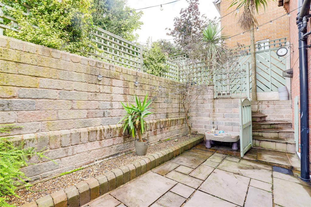 Beech Avenue, Mapperley, Nottinghamshire, NG3 5JW