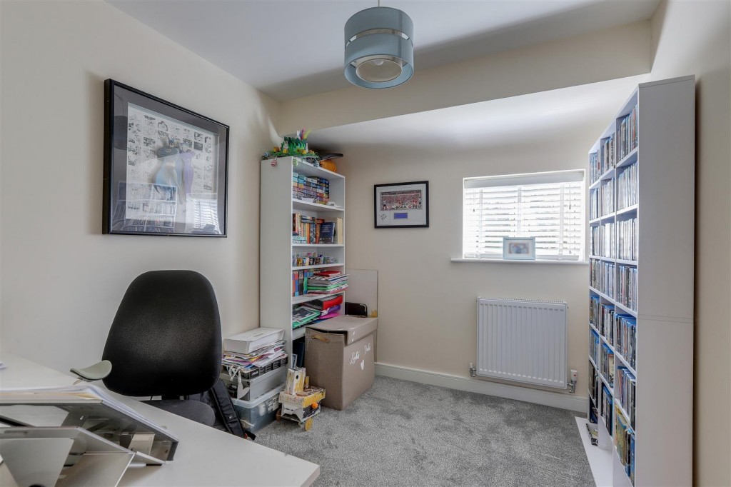 Woodward Gardens, Calverton, Nottinghamshire, NG14 6PZ