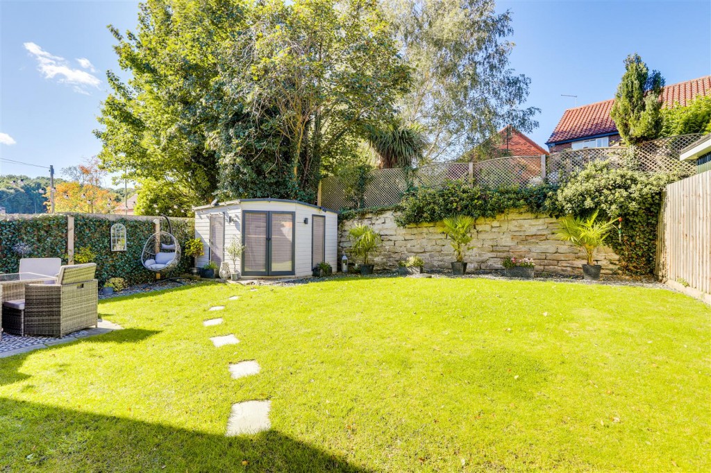 Woodward Gardens, Calverton, Nottinghamshire, NG14 6PZ