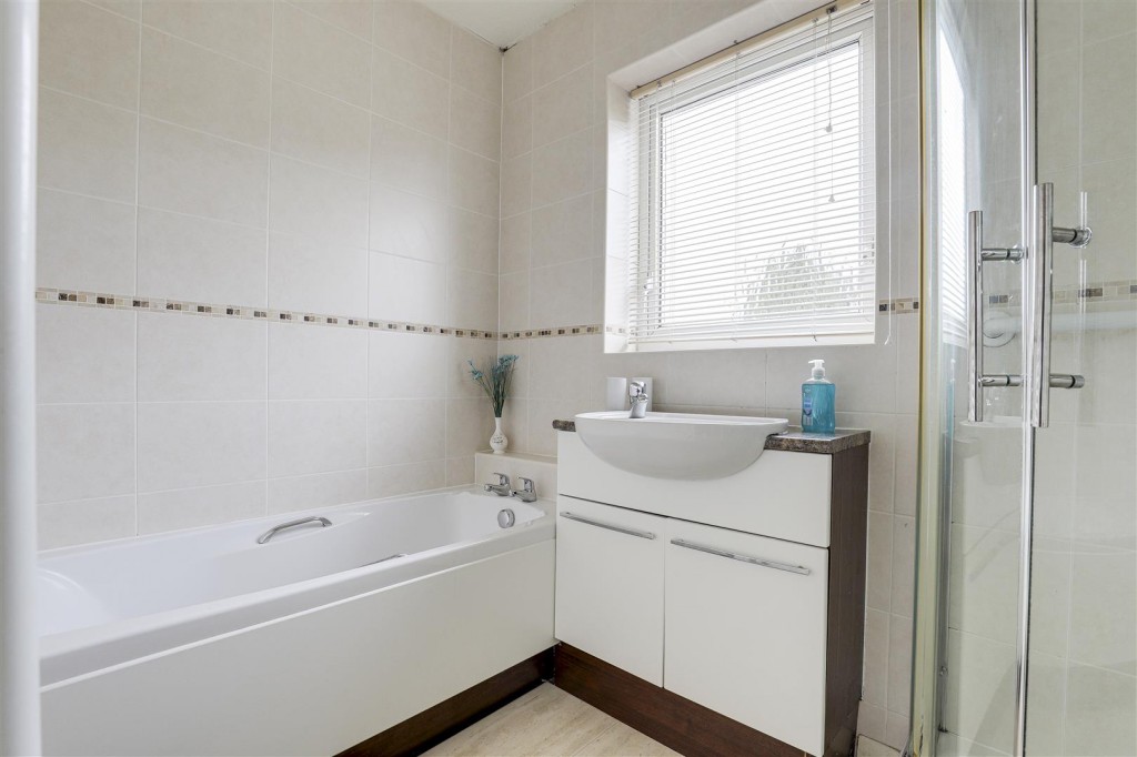 Newbery Avenue, Long Eaton, Derbyshire, NG10 2FU