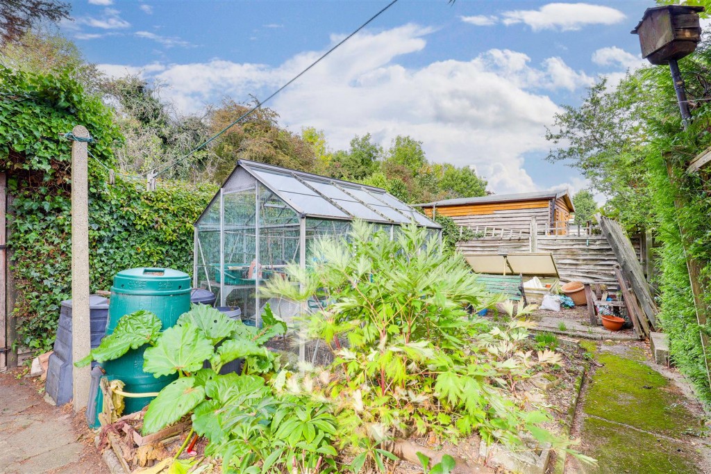 Newbery Avenue, Long Eaton, Derbyshire, NG10 2FU