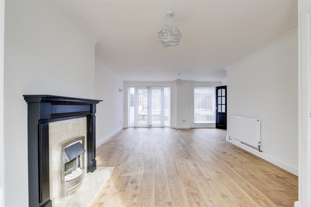 Darwin Close, Nottingham, Nottinghamshire, NG5 9LN