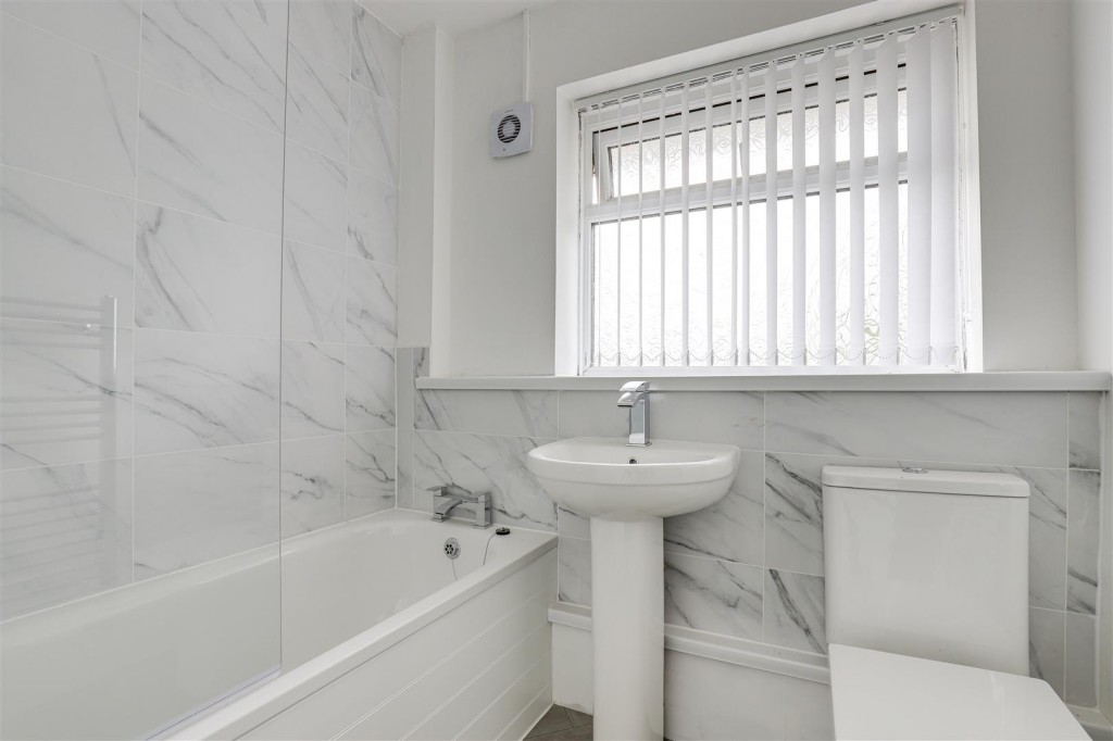 Darwin Close, Nottingham, Nottinghamshire, NG5 9LN