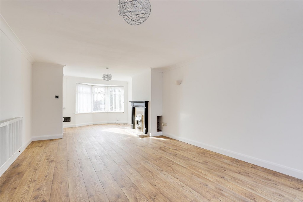 Darwin Close, Nottingham, Nottinghamshire, NG5 9LN