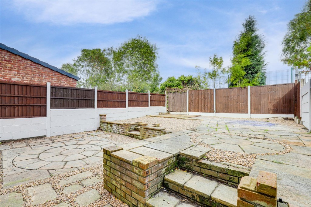 Darwin Close, Nottingham, Nottinghamshire, NG5 9LN