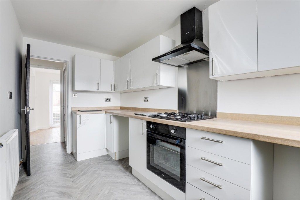 Darwin Close, Nottingham, Nottinghamshire, NG5 9LN