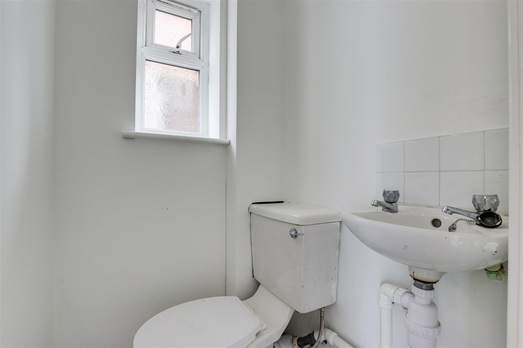 Darwin Close, Nottingham, Nottinghamshire, NG5 9LN