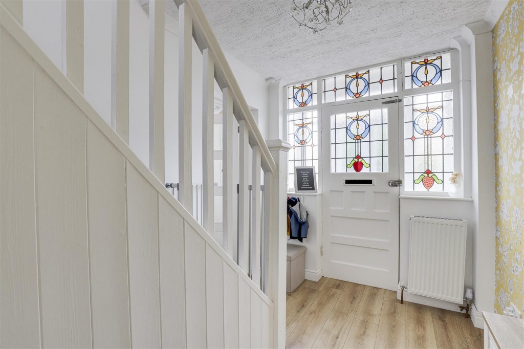 Cliff Road, Carlton, Nottinghamshire, NG4 1BS