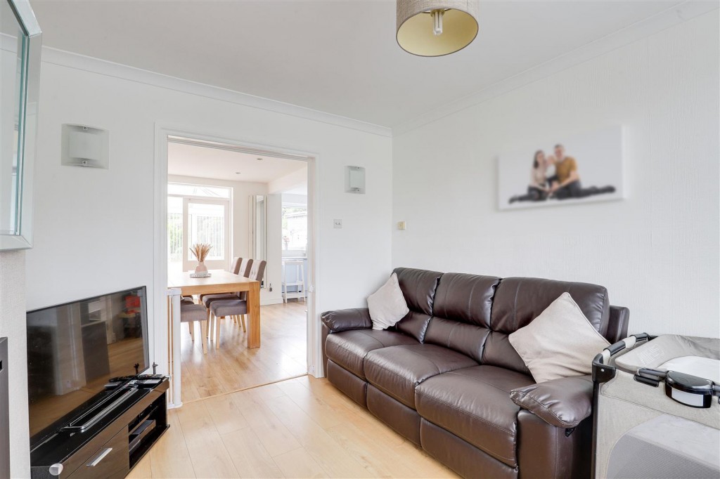 Cliff Road, Carlton, Nottinghamshire, NG4 1BS