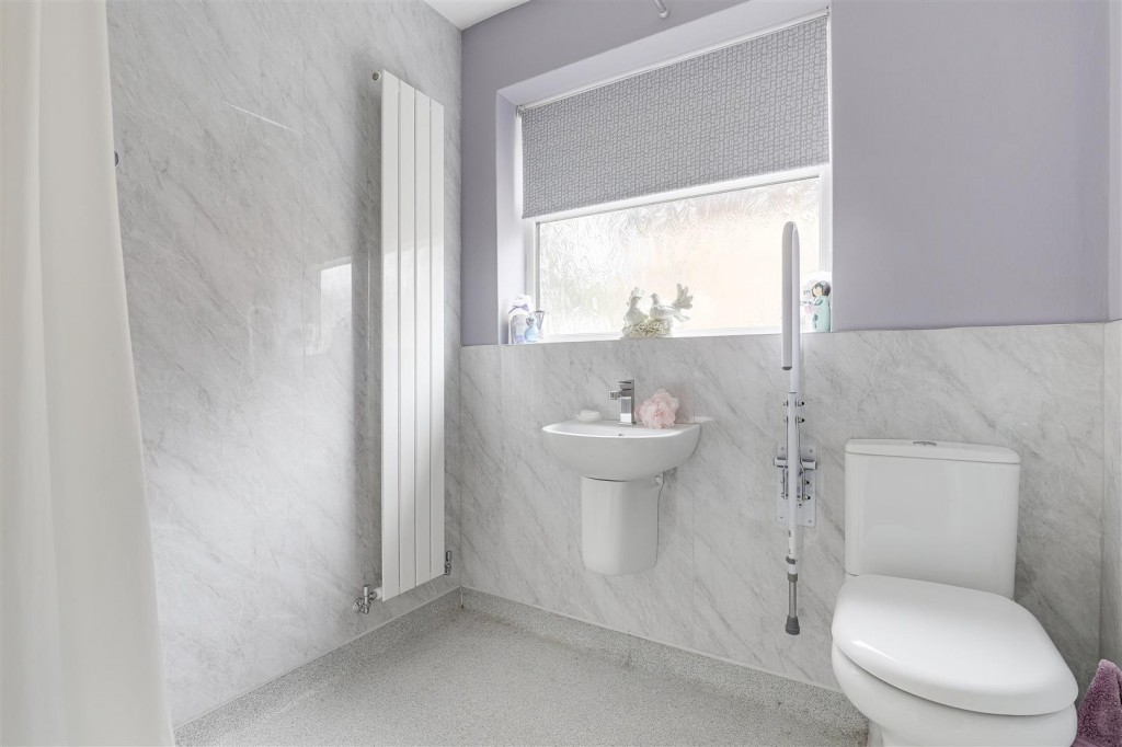 Broomfield Close, Sandiacre, Nottinghamshire, NG10 5GQ