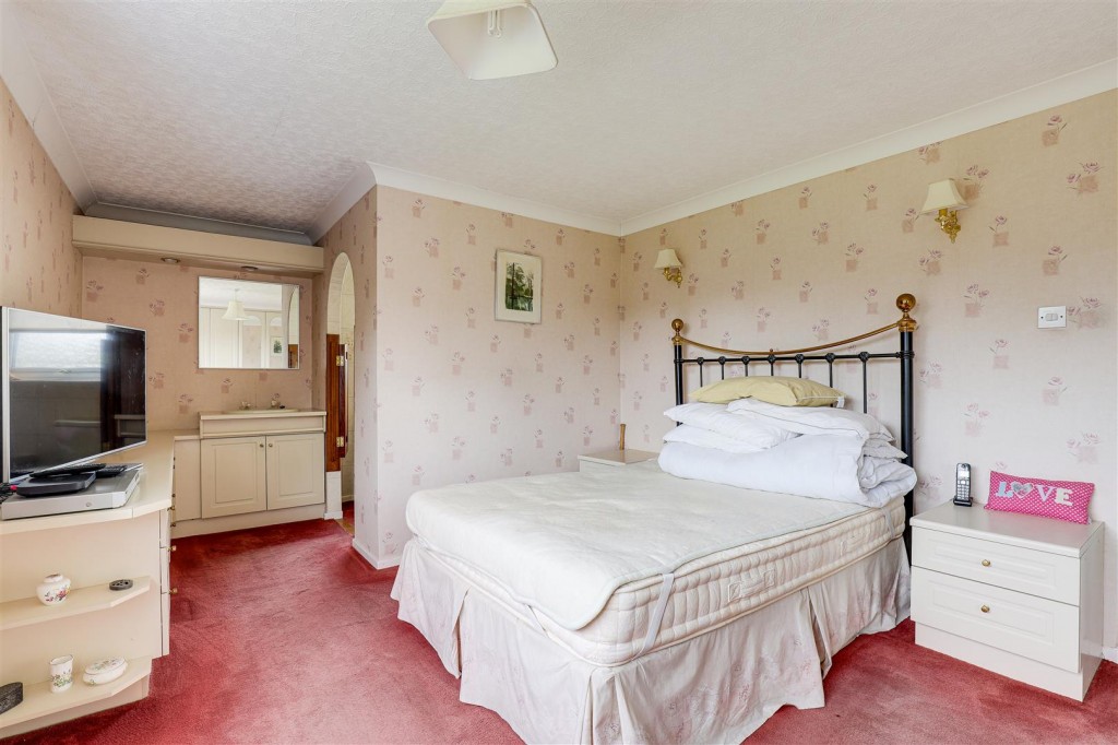 The Meadows, Woodborough, Nottinghamshire, NG14 6EJ