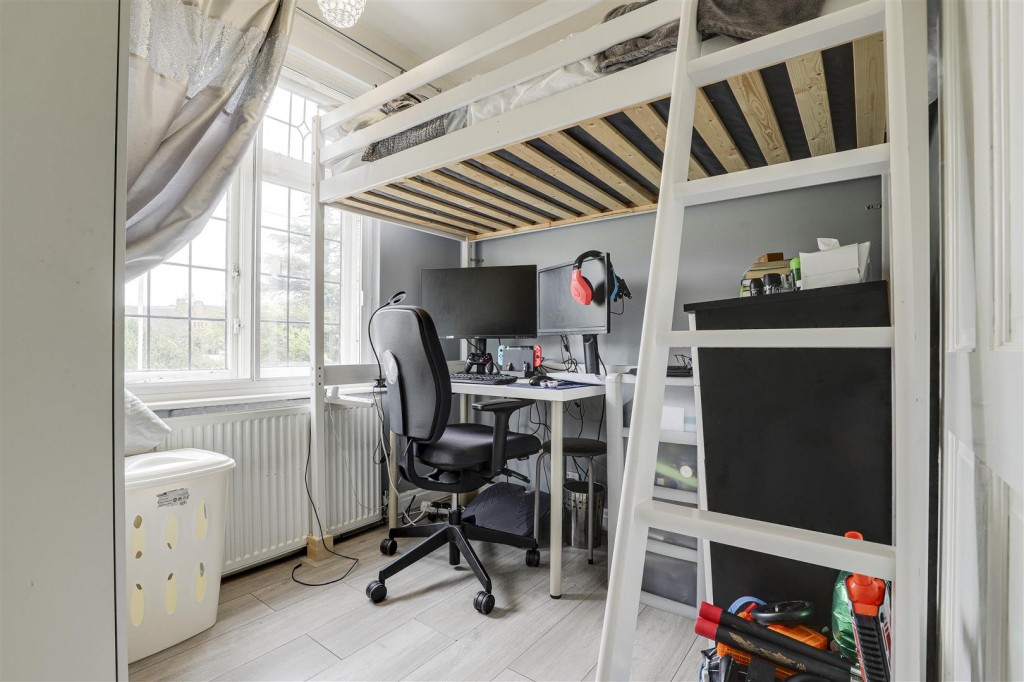 Derby Road, Beeston, Nottinghamshire, NG9 2TB