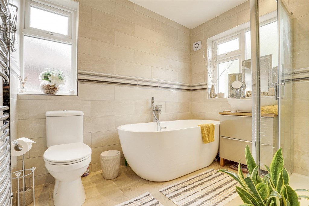 Derby Road, Beeston, Nottinghamshire, NG9 2TB