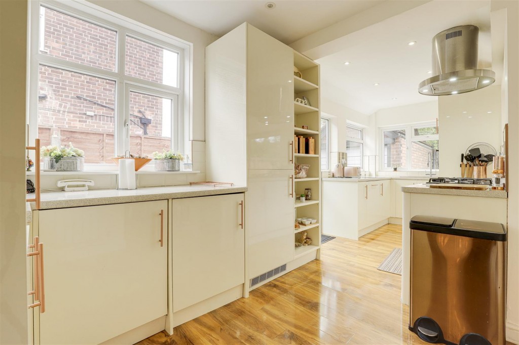 Derby Road, Beeston, Nottinghamshire, NG9 2TB