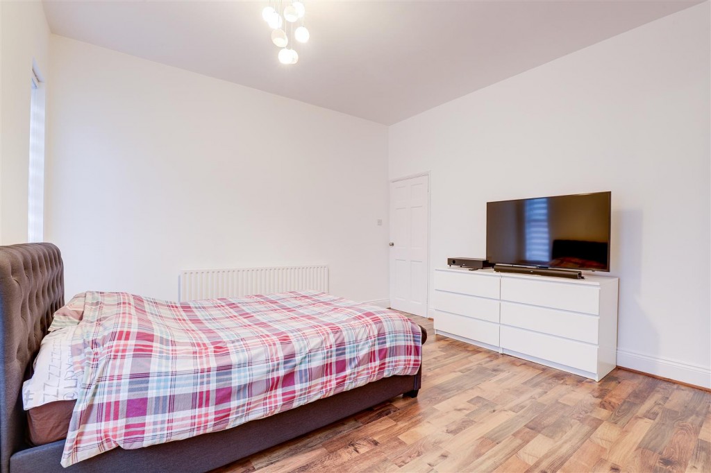 Broomhill Road, Highbury Vale, Nottinghamshire, NG6 9GY