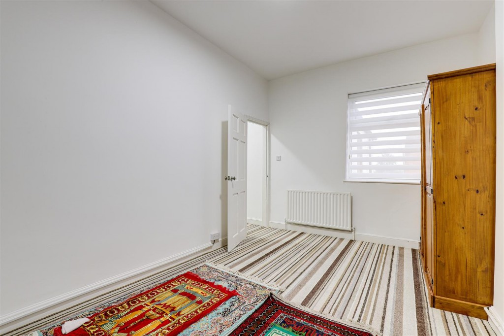 Broomhill Road, Highbury Vale, Nottinghamshire, NG6 9GY