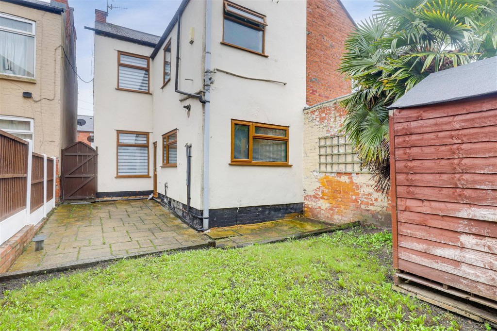 Broomhill Road, Highbury Vale, Nottinghamshire, NG6 9GY