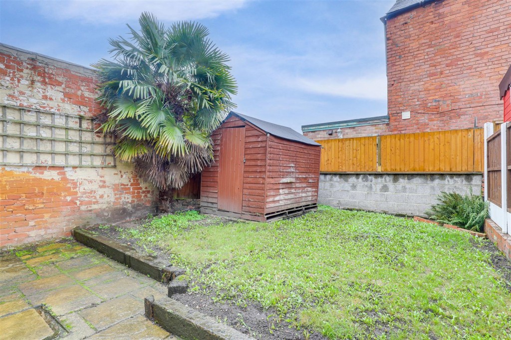 Broomhill Road, Highbury Vale, Nottinghamshire, NG6 9GY