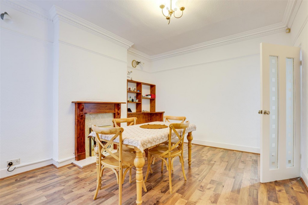 Broomhill Road, Highbury Vale, Nottinghamshire, NG6 9GY