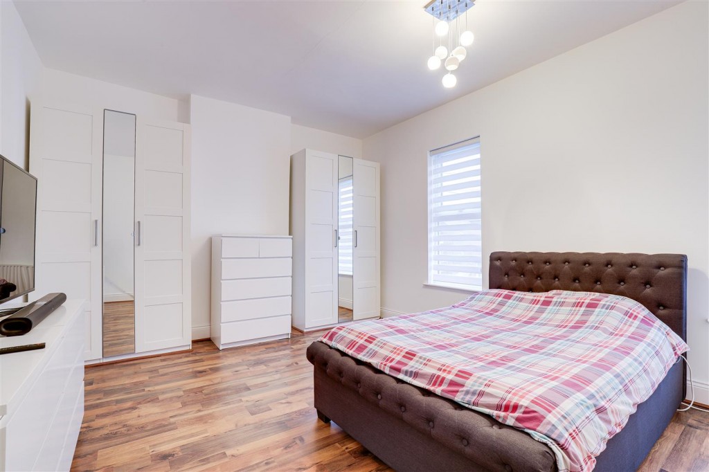 Broomhill Road, Highbury Vale, Nottinghamshire, NG6 9GY