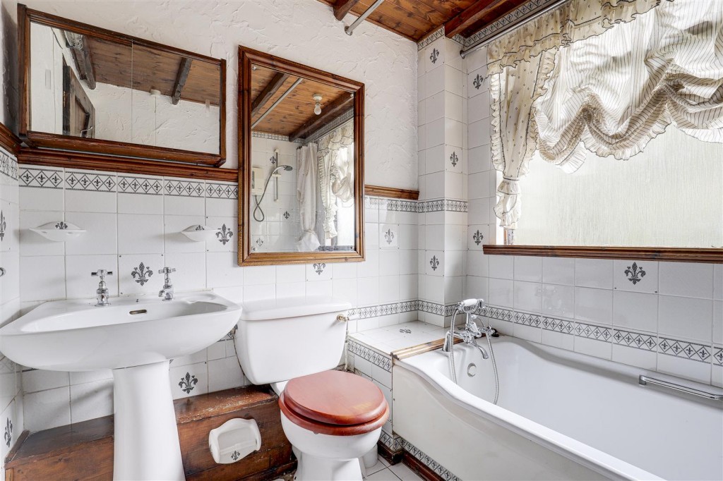 Heather Crescent, Breaston, Derbyshire, DE72 3AR