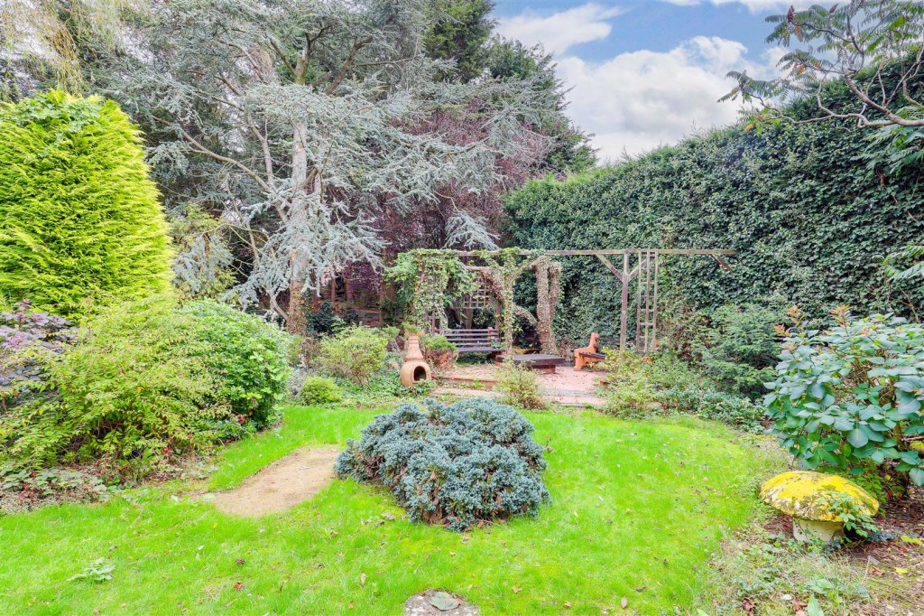 Heather Crescent, Breaston, Derbyshire, DE72 3AR