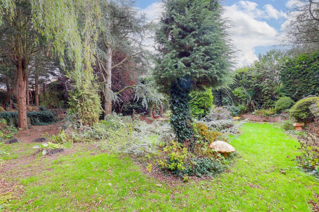 Heather Crescent, Breaston, Derbyshire, DE72 3AR