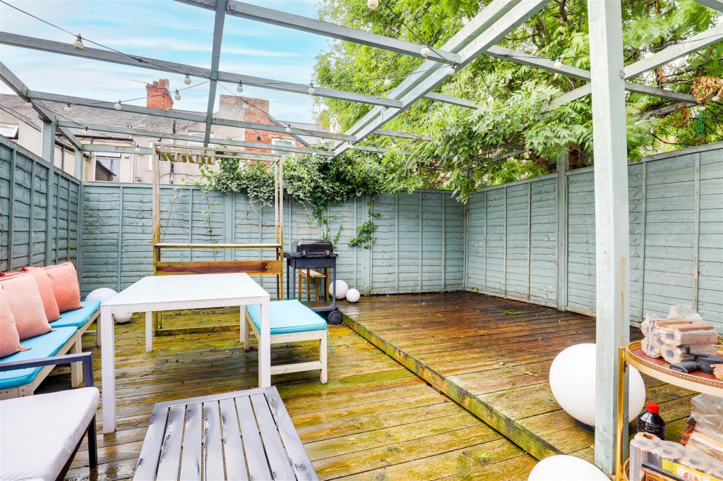 Sneinton Hollows, Sneinton, Nottinghamshire, NG2 4AA