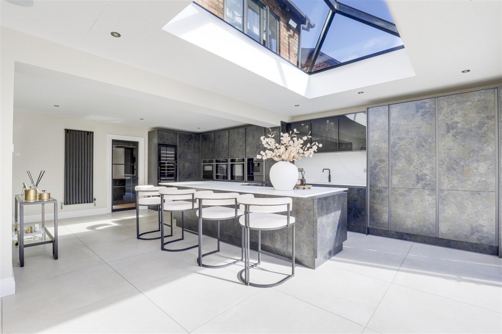 Heathervale, West Bridgford, Nottinghamshire, NG2 7ST