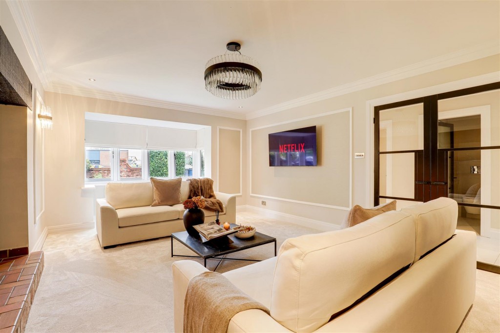 Heathervale, West Bridgford, Nottinghamshire, NG2 7ST