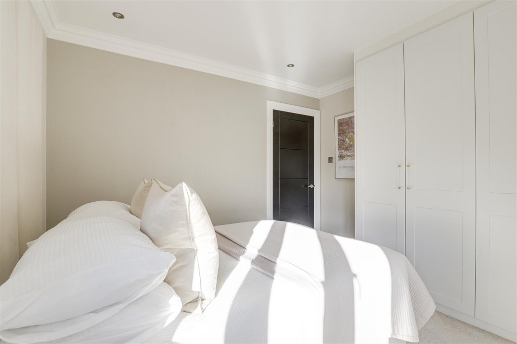 Heathervale, West Bridgford, Nottinghamshire, NG2 7ST