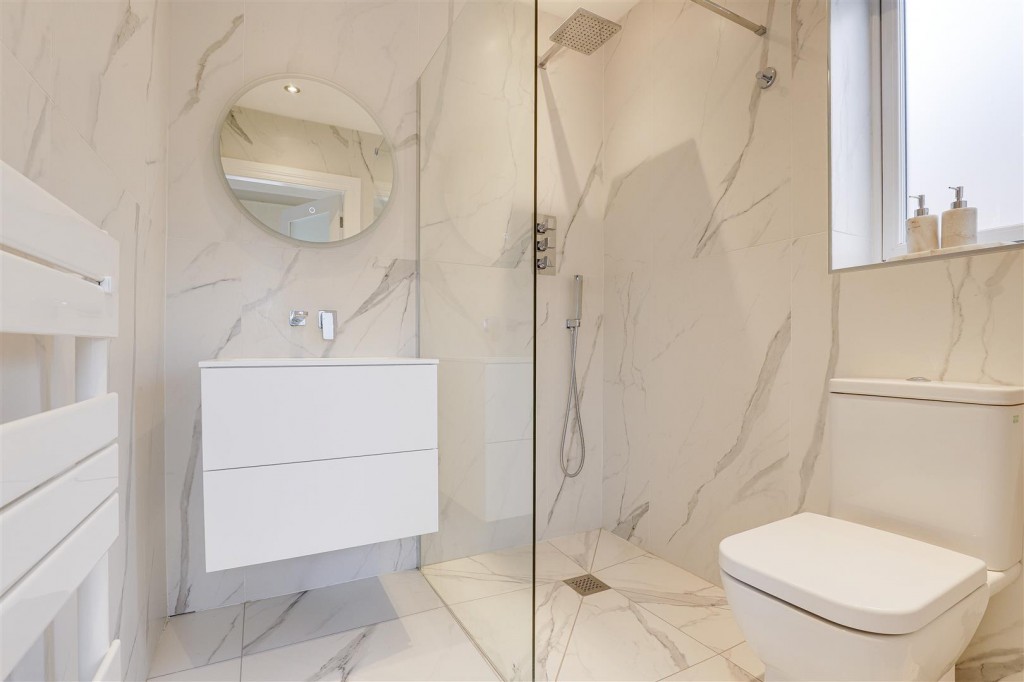 Heathervale, West Bridgford, Nottinghamshire, NG2 7ST