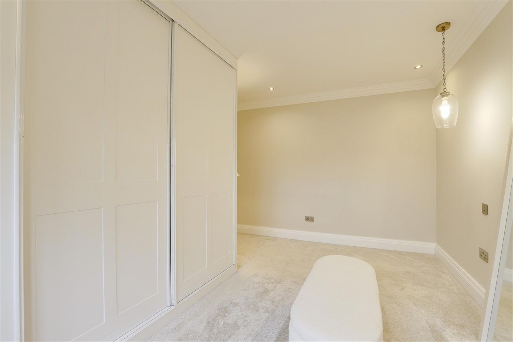 Heathervale, West Bridgford, Nottinghamshire, NG2 7ST