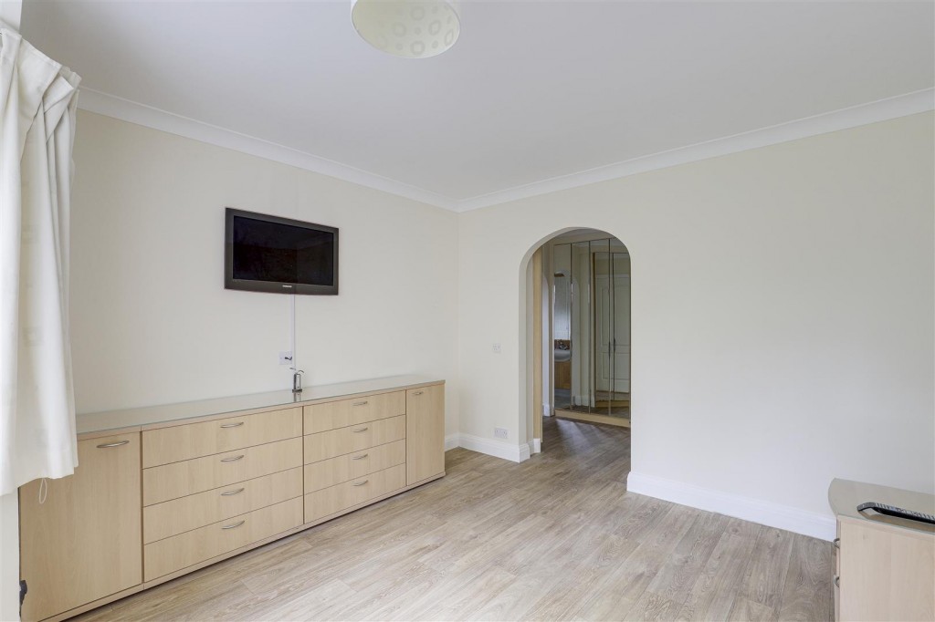 Bispham Drive, Toton, Nottinghamshire, NG9 6GJ