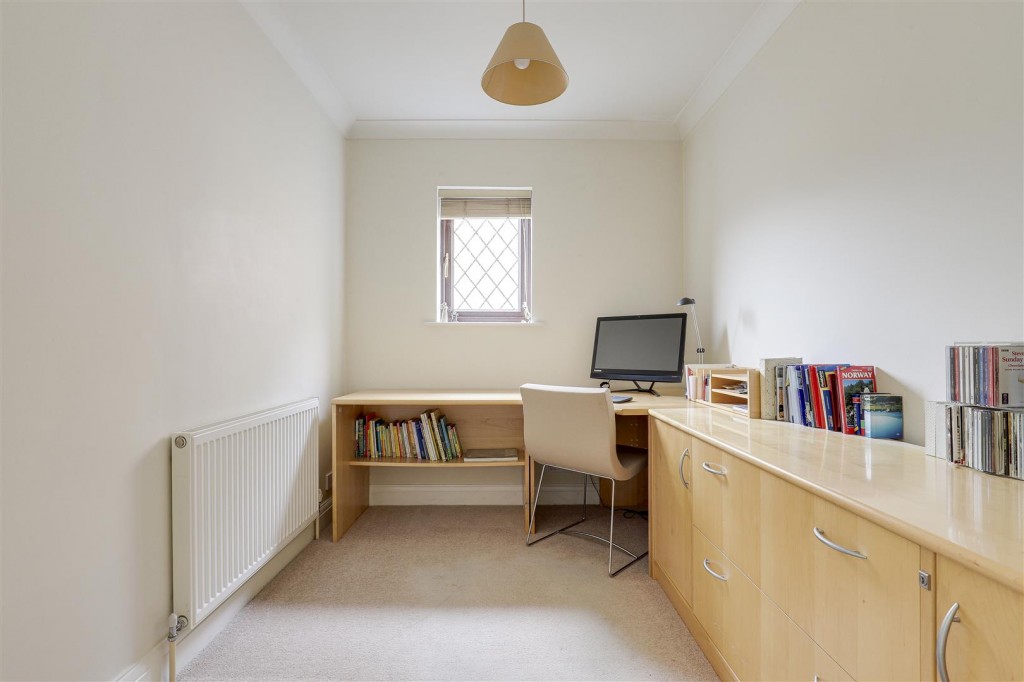 Bispham Drive, Toton, Nottinghamshire, NG9 6GJ