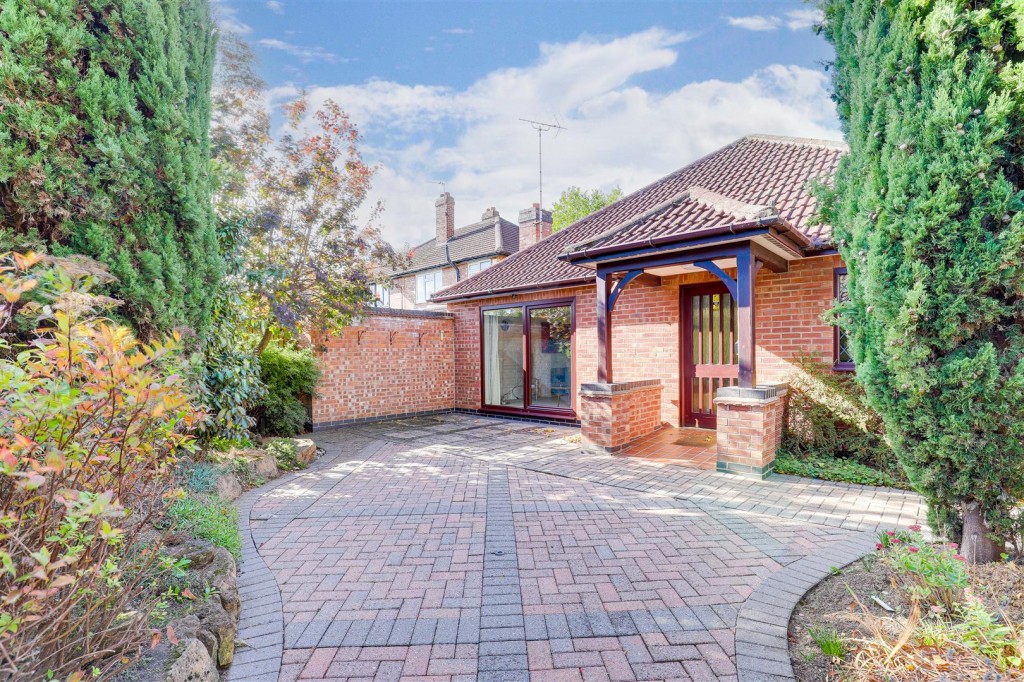 Bispham Drive, Toton, Nottinghamshire, NG9 6GJ