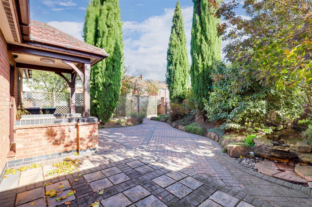 Bispham Drive, Toton, Nottinghamshire, NG9 6GJ