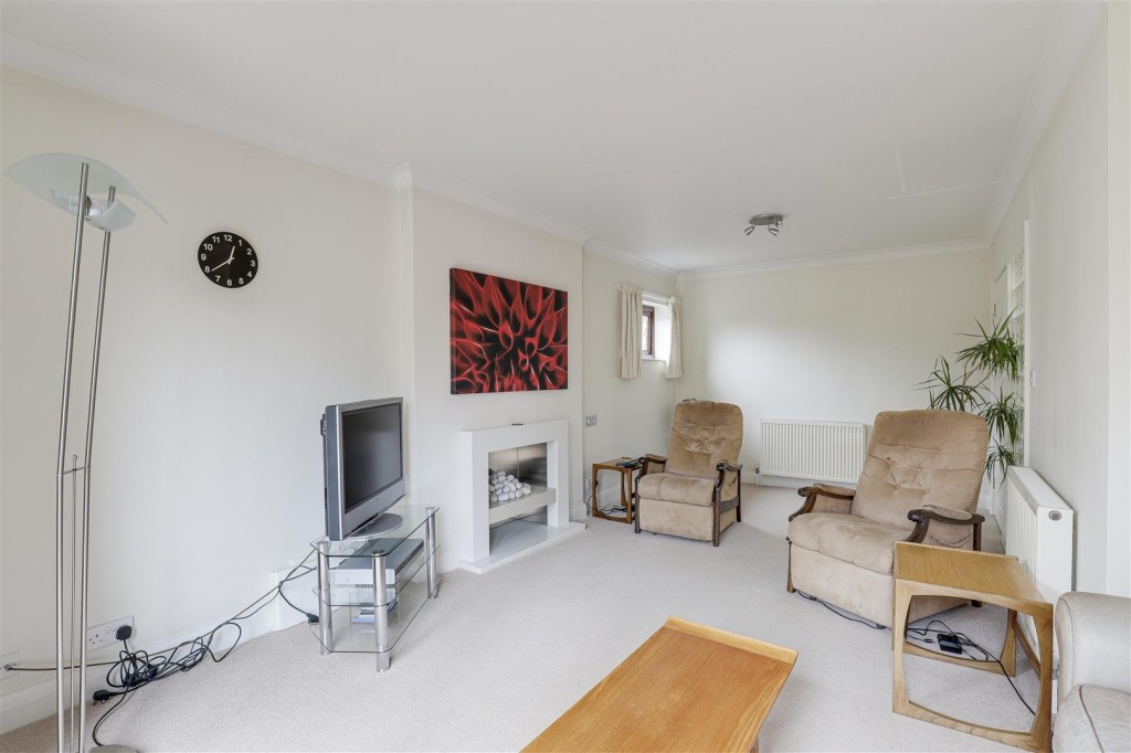 Bispham Drive, Toton, Nottinghamshire, NG9 6GJ