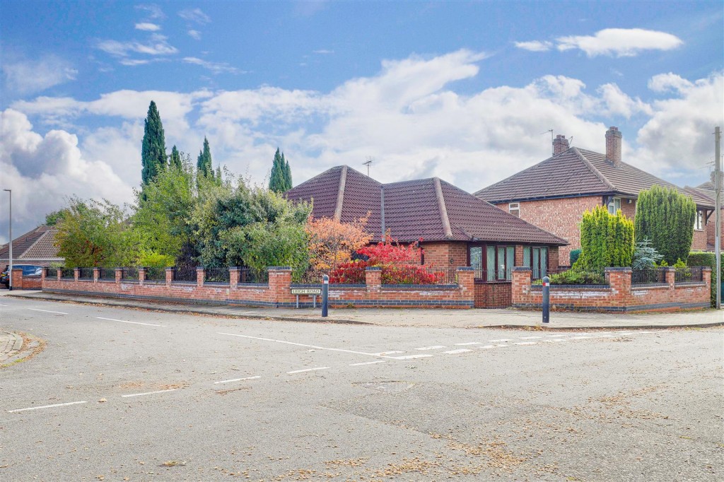 Bispham Drive, Toton, Nottinghamshire, NG9 6GJ