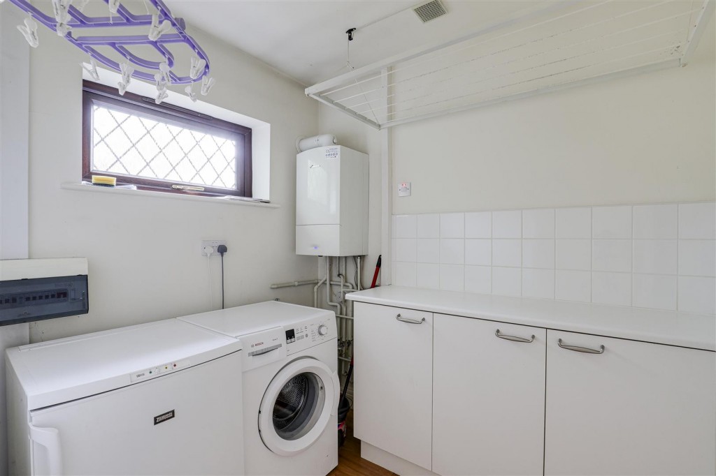 Bispham Drive, Toton, Nottinghamshire, NG9 6GJ