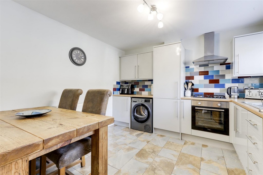 Stanhope Crescent, Arnold, Nottinghamshire, NG5 7AZ